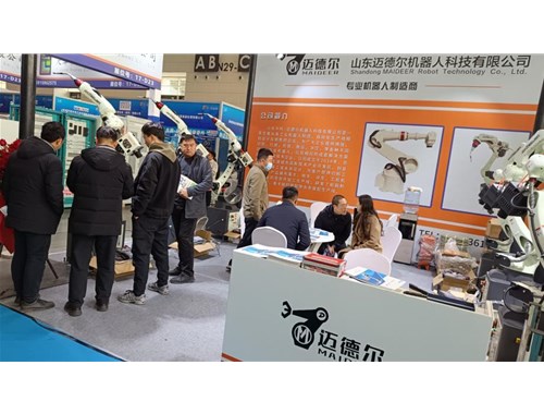 天津工博會——邁德爾機器人火熱進行中